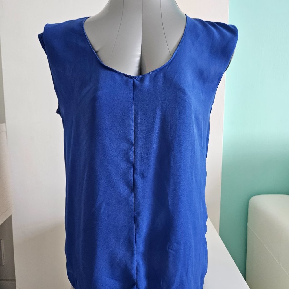 Stella Luce Blue Scoop Neck Sleeveless Top